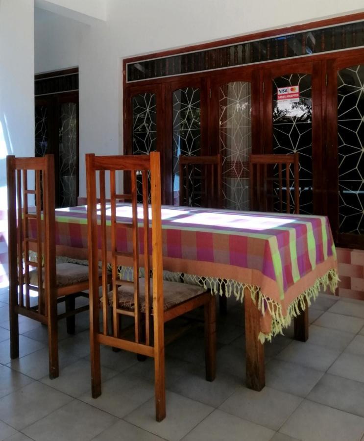 Hotel Santis Хіккадува Екстер'єр фото